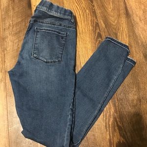 Maternity jeans- size small